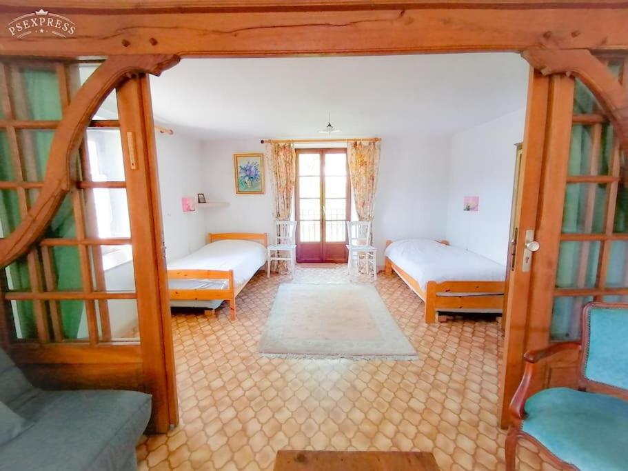 Ferme De Ma Grand-Mere Le Haut-du-Them 外观 照片